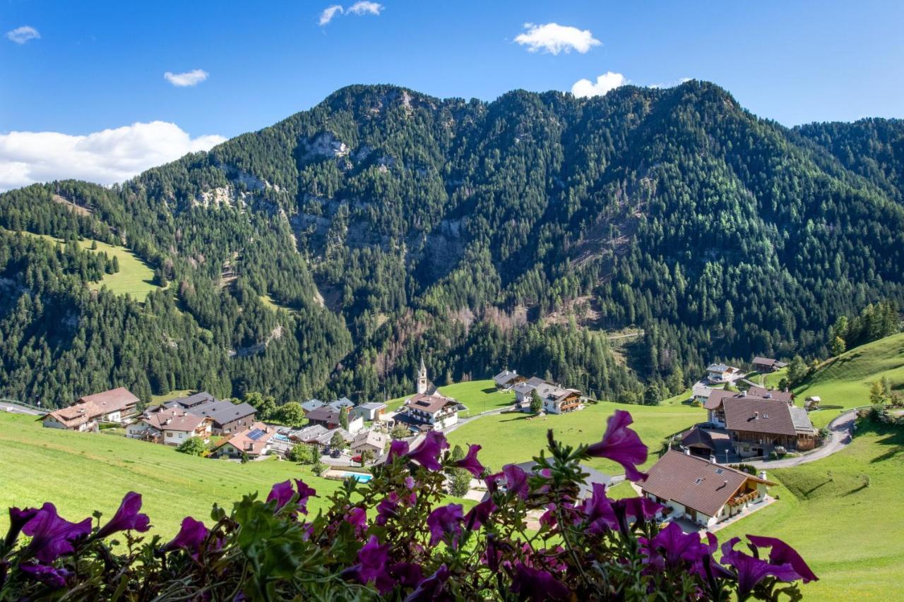 Agriturismo Apartments Tuene Ortisei Exterior photo