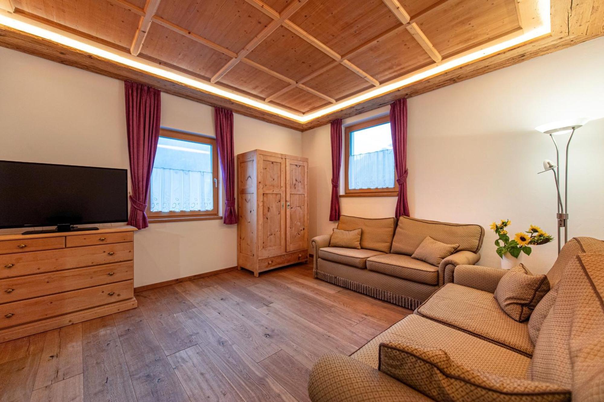 Agriturismo Apartments Tuene Ortisei Exterior photo