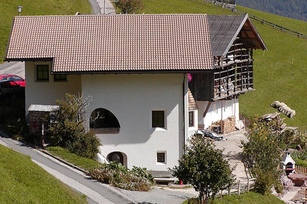 Agriturismo Apartments Tuene Ortisei Exterior photo